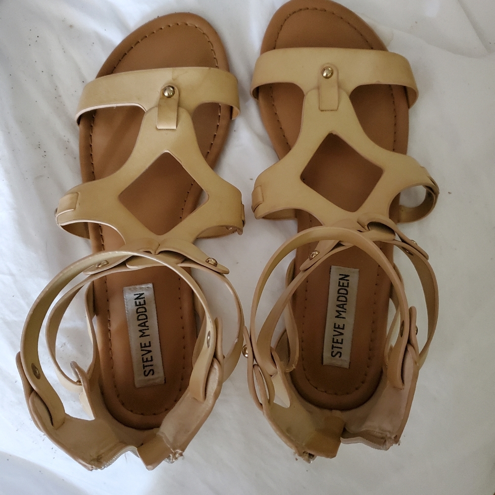 Madden Girl Sandles